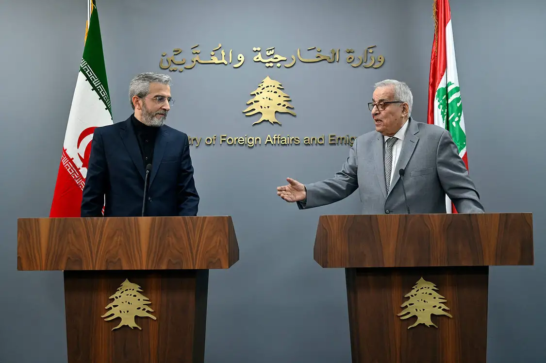 当地时间6月3日，伊朗代理外长巴盖里（左）与黎巴嫩部长布·哈比卜举行联合新闻发布会 /IC Photo