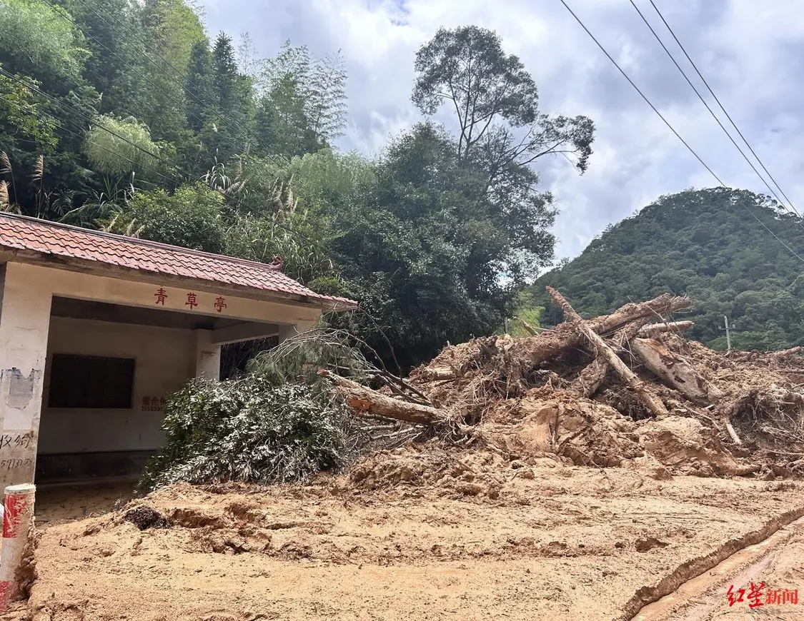 ▲20日，龙岩市溪口方向通往太拔镇的多条路被封