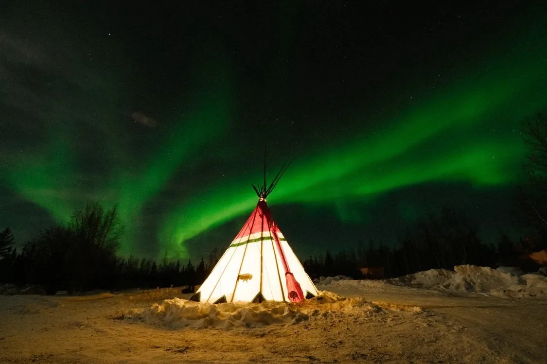 西北地区的极光。（图/Destination Canada）