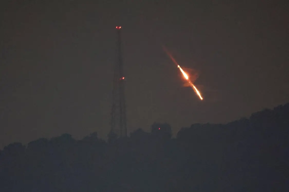 ▲14日，伊朗向以色列目标发射导弹和无人机 据ICphoto