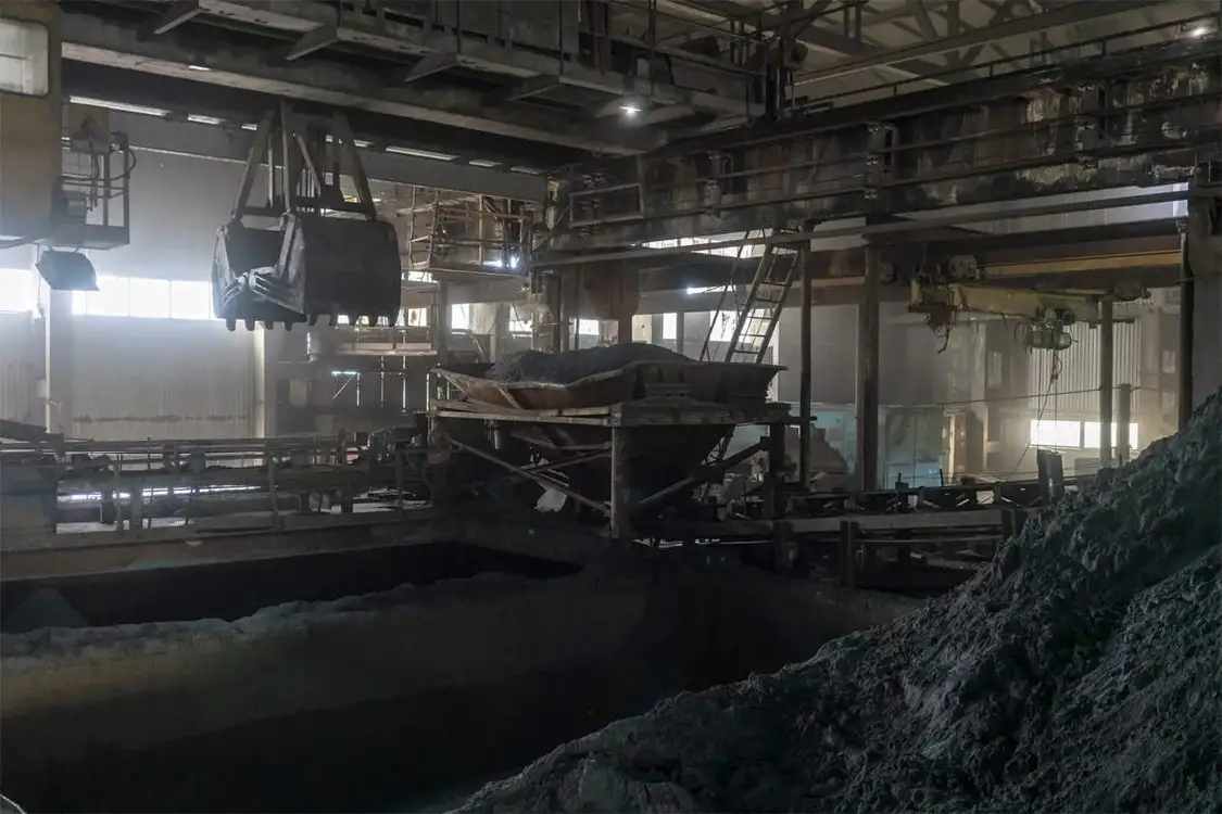 乌克兰日托米尔地区一处钛矿，该矿由乌克兰的联合矿业化工公司所有，将成为私有化的国有资产之一。（纽约时报）