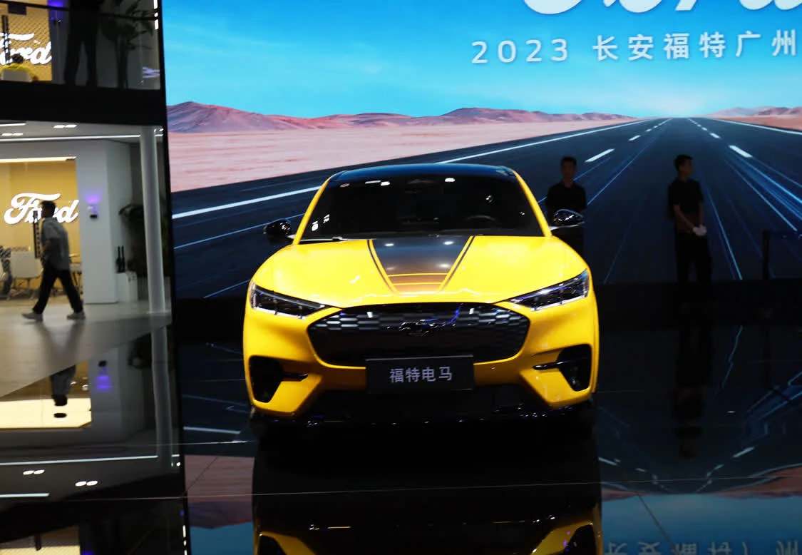 20亿美元翻修工厂 福特用更便宜的电动车与中国竞争