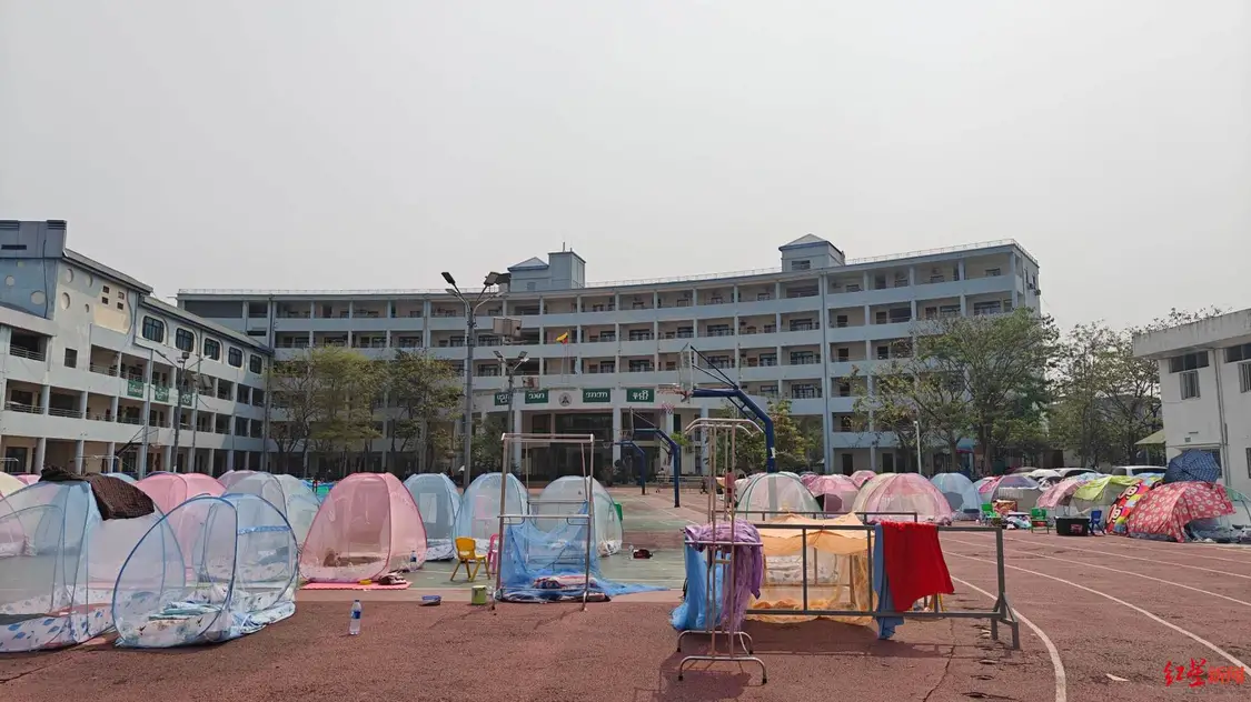 曼德勒华文学校院长：在校师生安全,急需大型设备