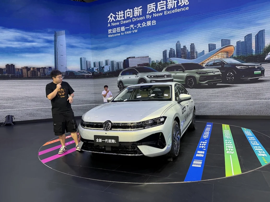 李斌豁出去了！全新ES8预售比老款便宜12万，蔚来美股大涨超10%