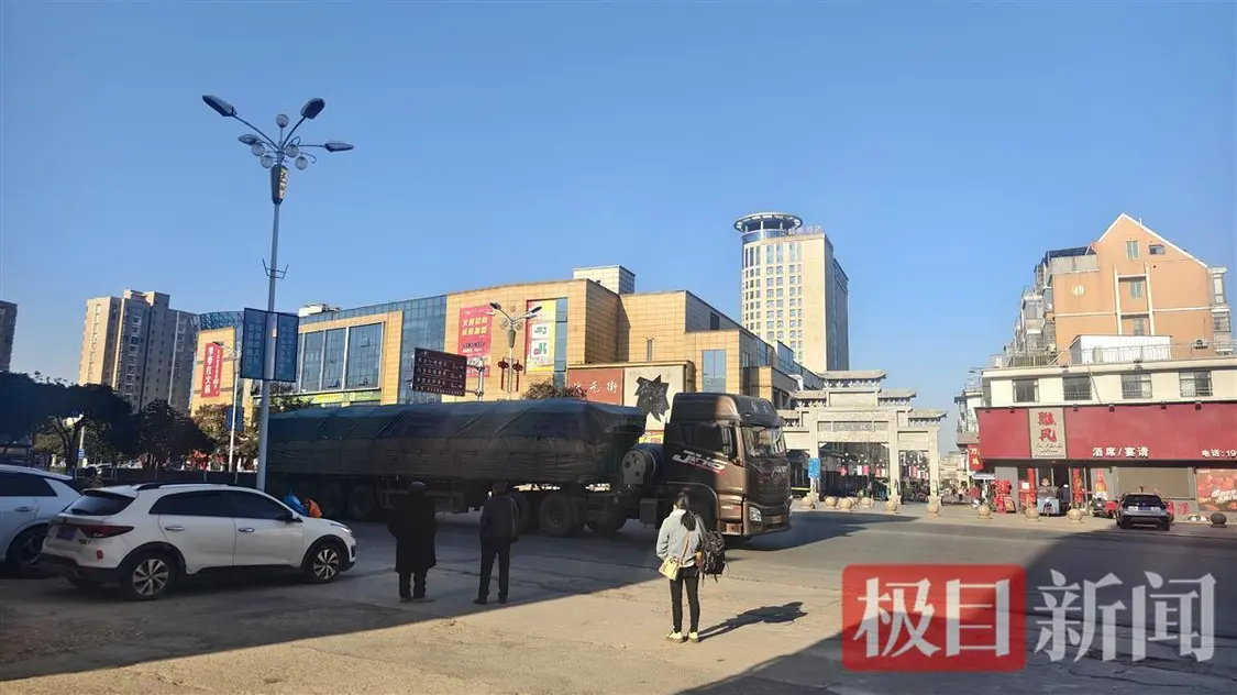 江西“最强钉子户”独守孤房：没料到政府宁可多花钱让公路改道，也不答应自家要求_https://www.izongheng.net_快讯_第2张