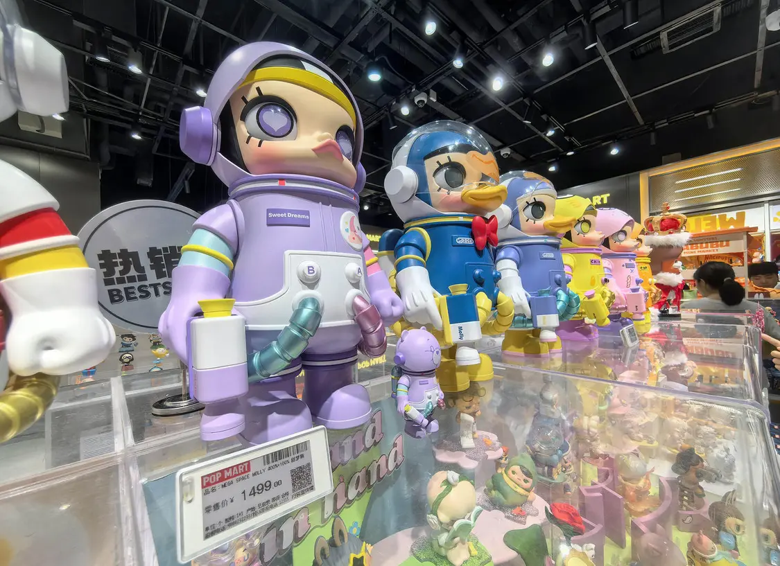 泡泡玛特店展示的商品 图据:视觉中国