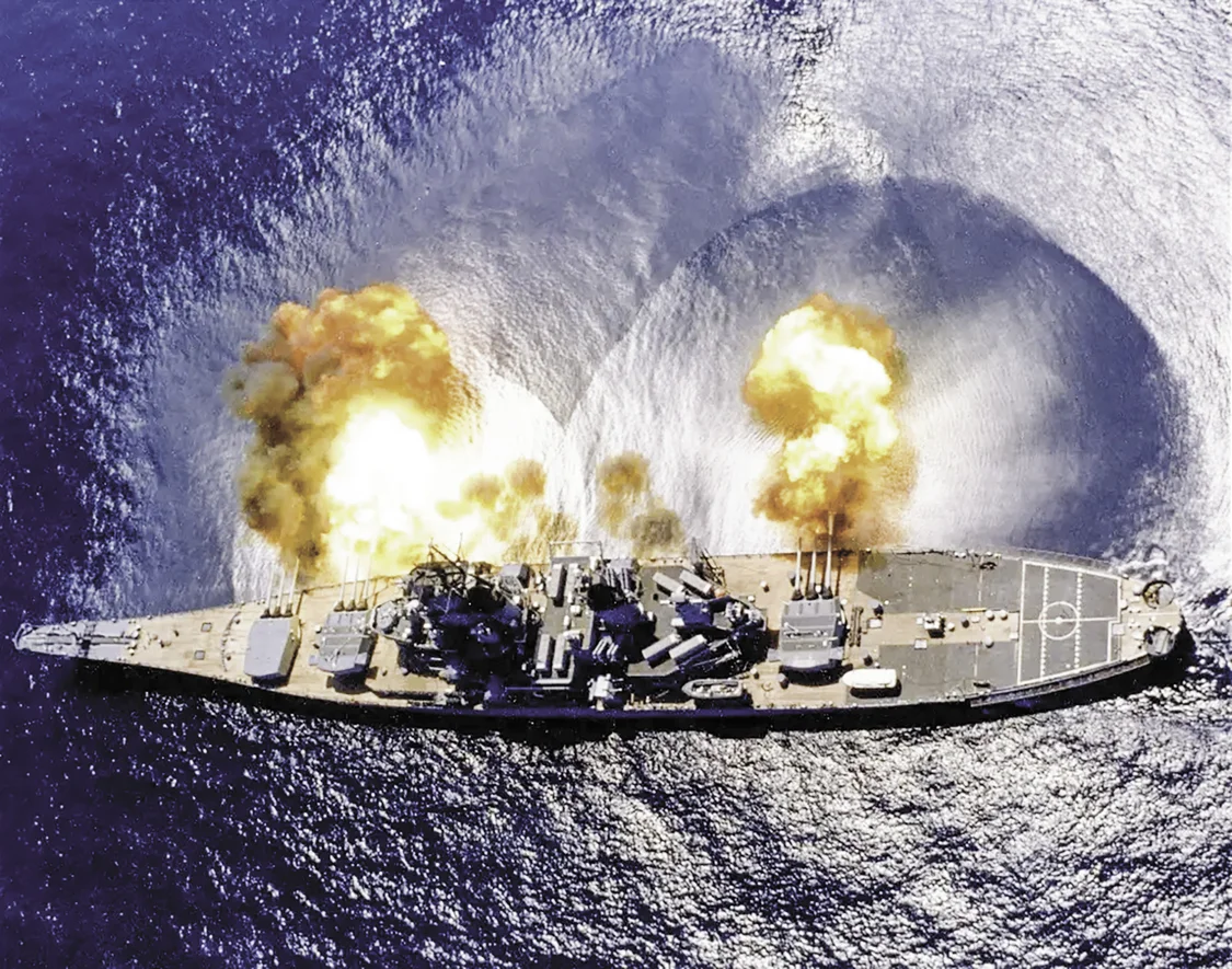 “衣阿华”级战列舰以大口径火炮作为主要武器。