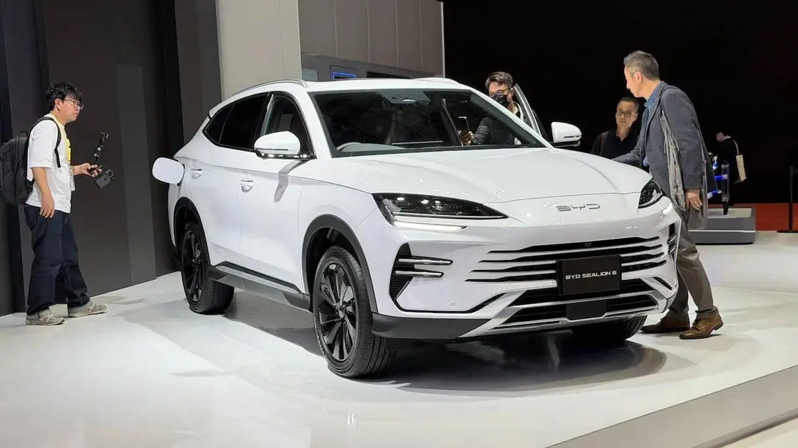 ▲比亚迪主流车型在车展现场