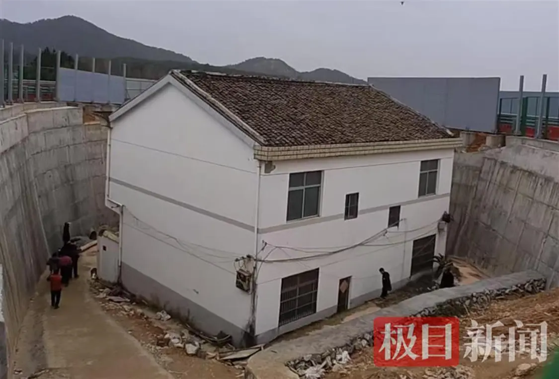 江西“最强钉子户”独守孤房：没料到政府宁可多花钱让公路改道，也不答应自家要求_https://www.izongheng.net_快讯_第4张