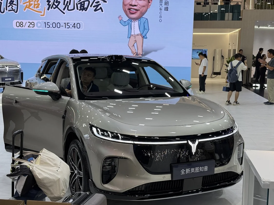 李斌豁出去了！全新ES8预售比老款便宜12万，蔚来美股大涨超10%