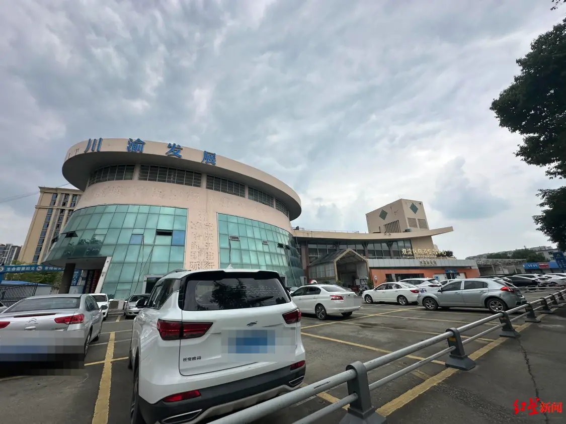▲公司位于旅游集散中心旁