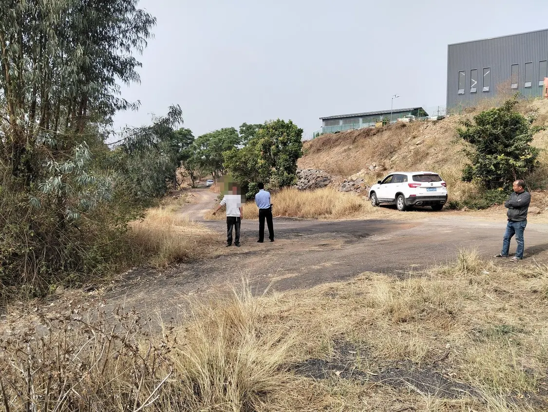 ▲王某某指認(rèn)現(xiàn)場(chǎng)