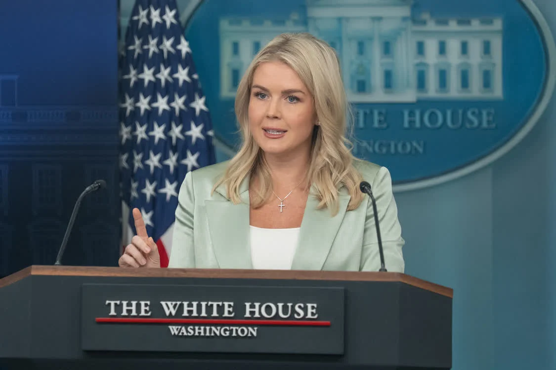 9月9日,在美国首都华盛顿白宫,白宫新闻秘书莱维特在记者会上讲话。新华社记者胡友松摄