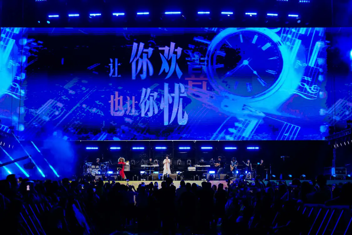 4、周传雄.jpg