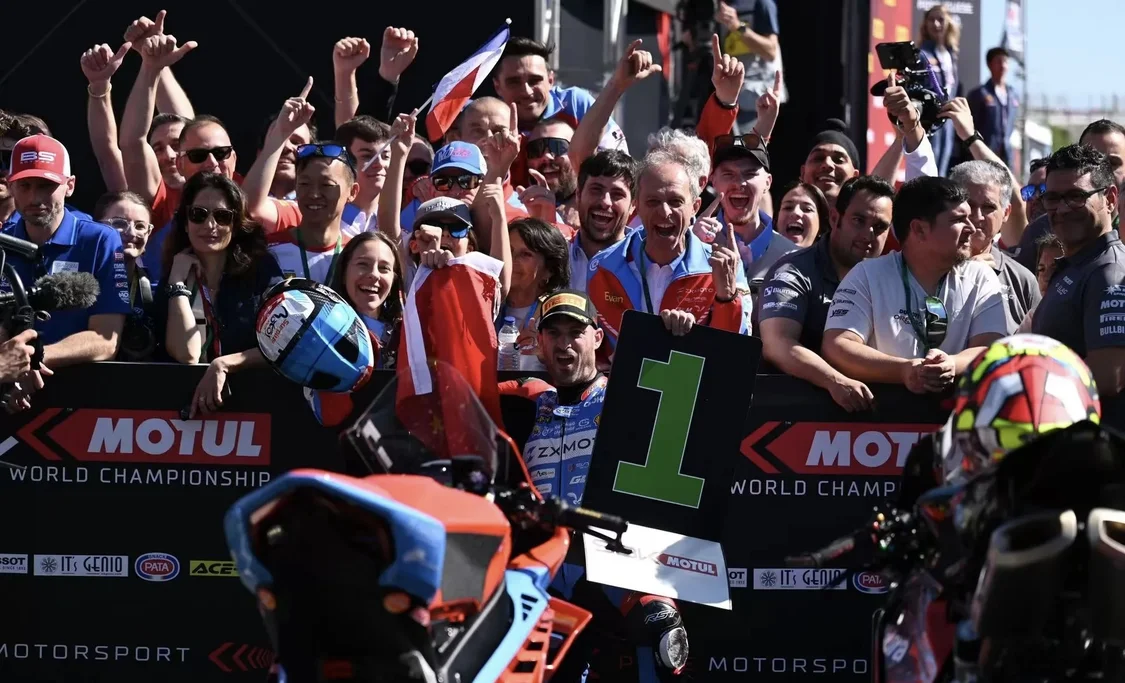 图为比赛现场。张雪机车官方平台发布图片。