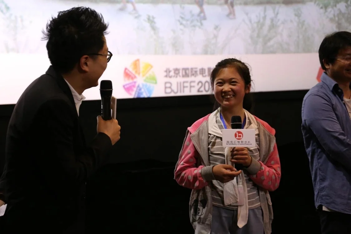 《矮婆》在2018年北京国际电影节首映后的主创交流会。那是云洁第一次坐飞机，第一次去到北京，第一次在大银幕前看电影。她看了一场自己主演的电影。