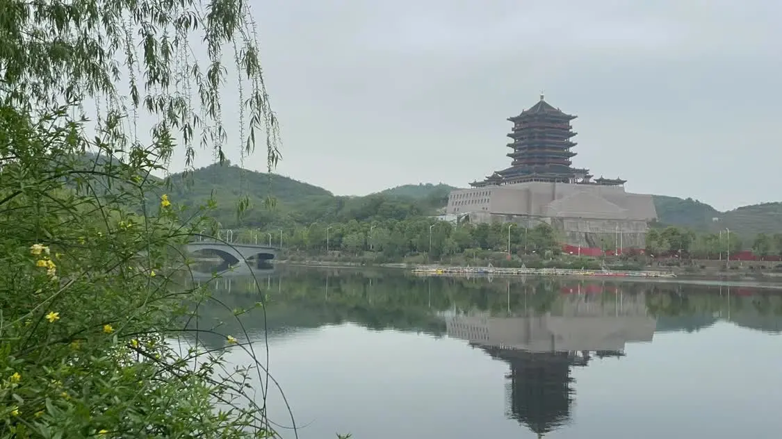 学到了吗（春游湖）春游湖这首诗表达了作者怎样的思想感情 第2张