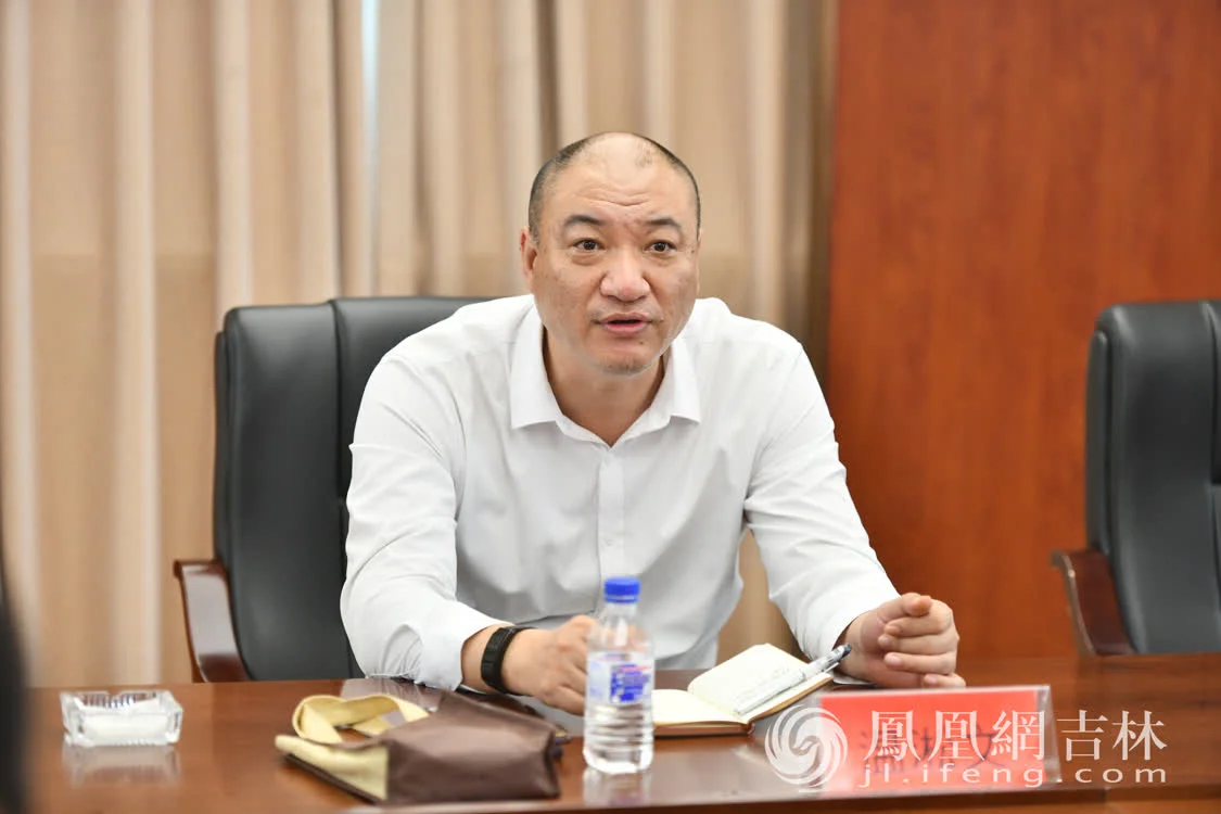 长春市政府合作交流办二级巡视员温淞文介绍长春市市情。