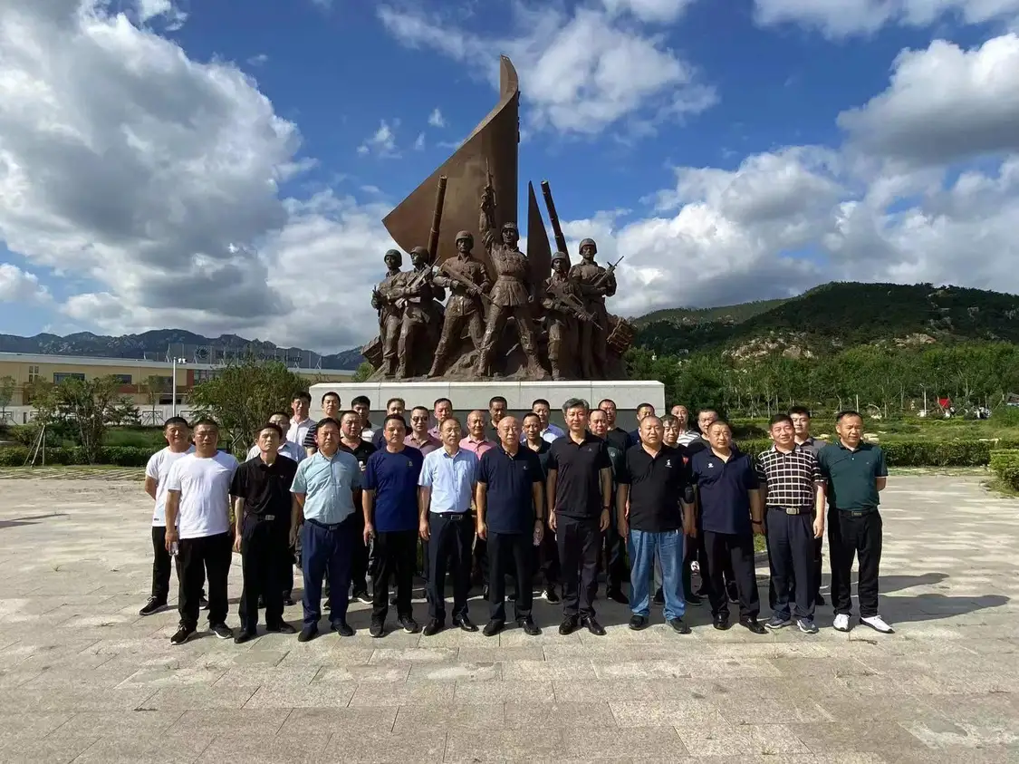 退伍不褪色，转业不转志 沙子口街道召开“八一”建军节退役军人座谈会