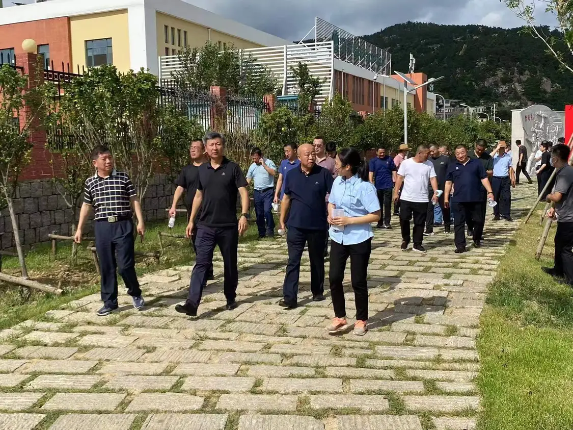 退伍不褪色，转业不转志 沙子口街道召开“八一”建军节退役军人座谈会