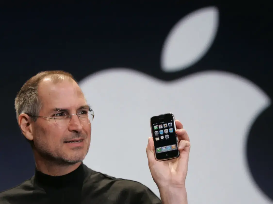乔布斯发布第一代iPhone