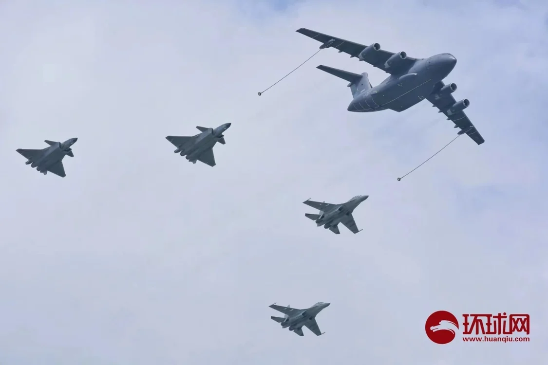 7月26日，2023年空军航空开放活动·长春航空展在吉林长春开幕，运油-20、歼-20、歼-16等装备进行了飞行展示。（摄影：环球时报-环球网 李昊）