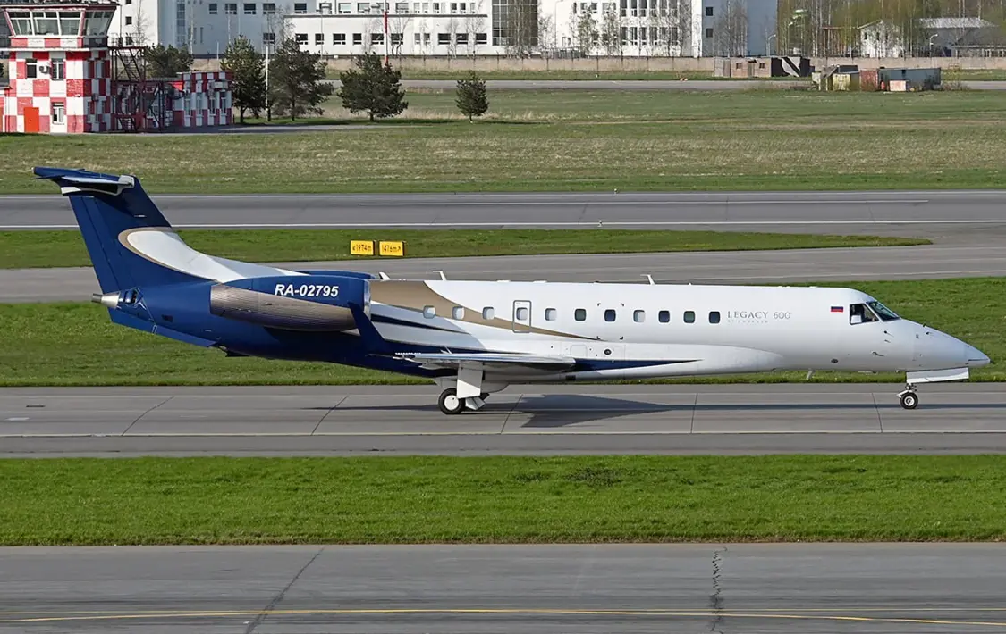 ͼΪ������γ�����EJ-135�͹����