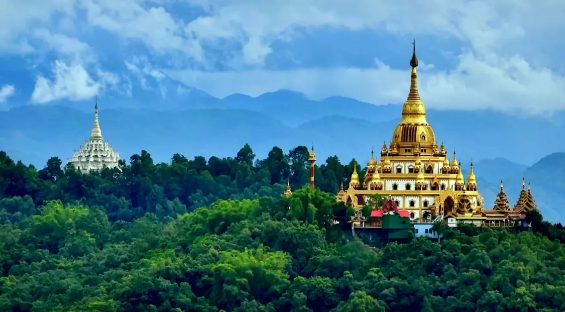 祥鹏航空“德宏暖冬游”主题航班启航