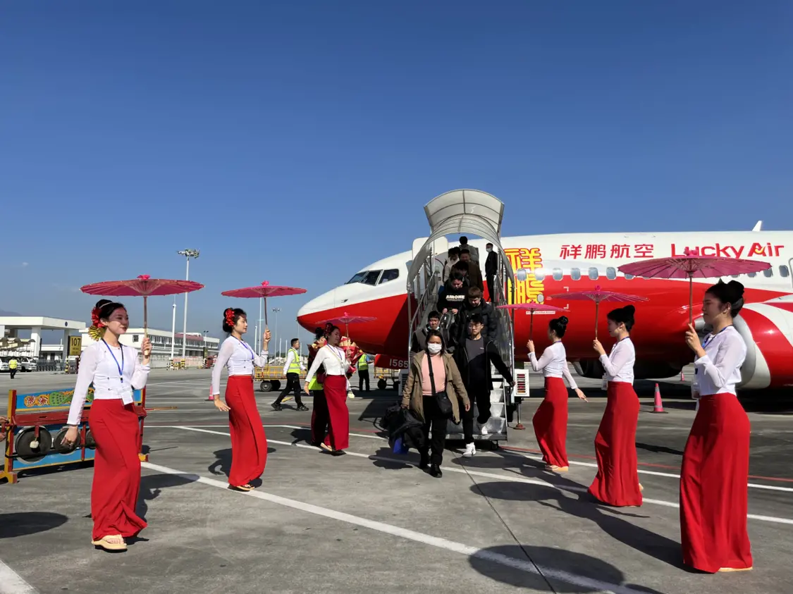 祥鹏航空“德宏暖冬游”主题航班启航