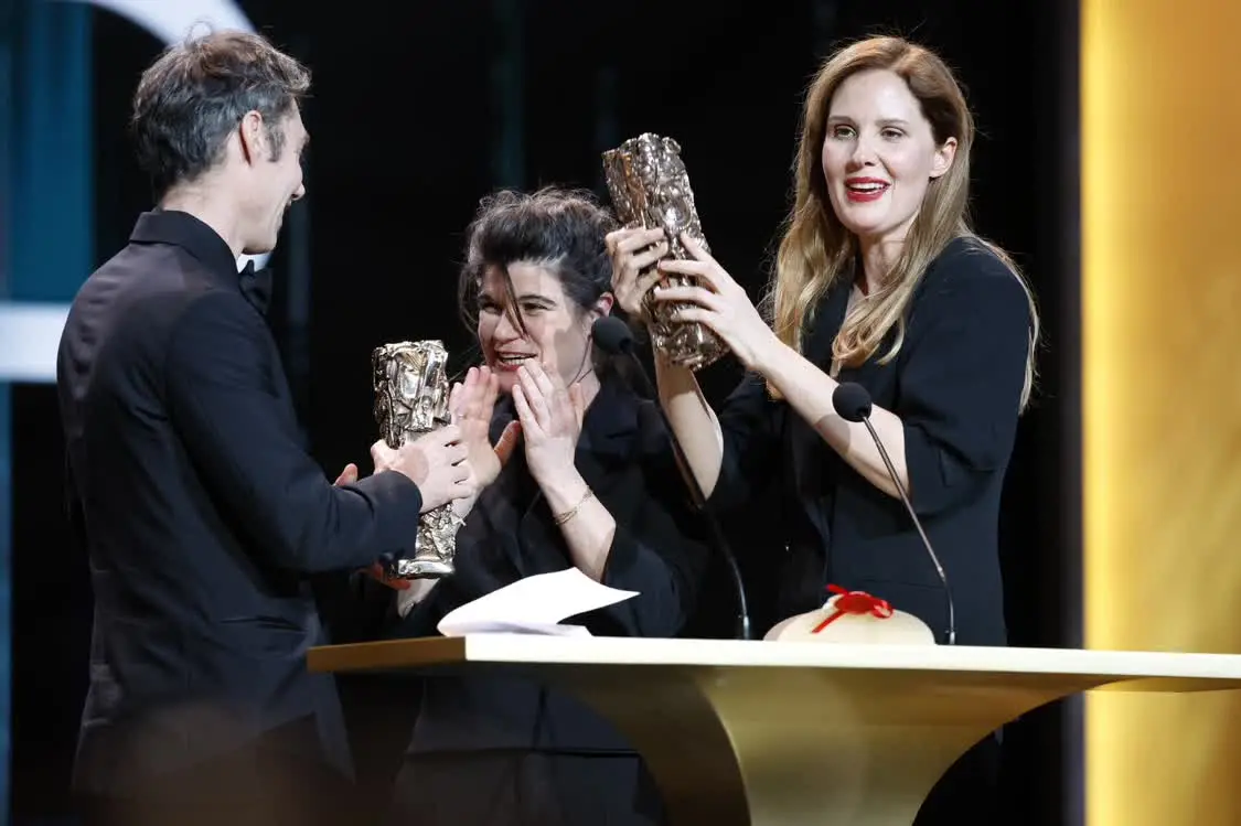 《坠落的审判》获凯撒奖最佳导演，49年来第二位获奖的女导演