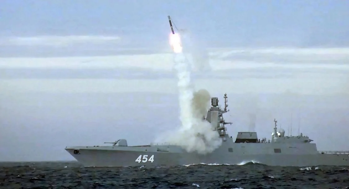 “戈尔什科夫海军上将”号导弹护卫舰试射“锆石”导弹