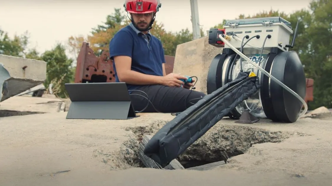 软藤状机器人帮助救援人员寻找幸存者