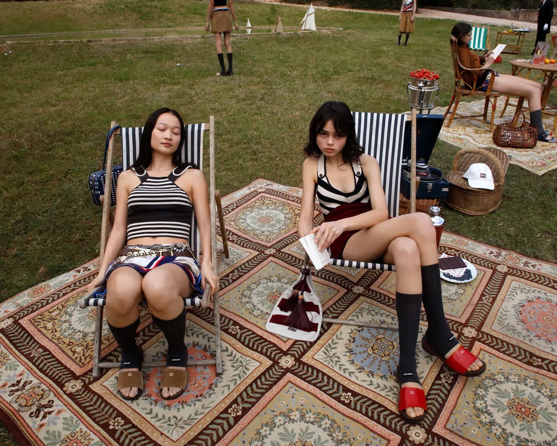 MIU MIU邀CATHERINE MARTIN联合呈献全新MIU MIU UPCYCLED系列