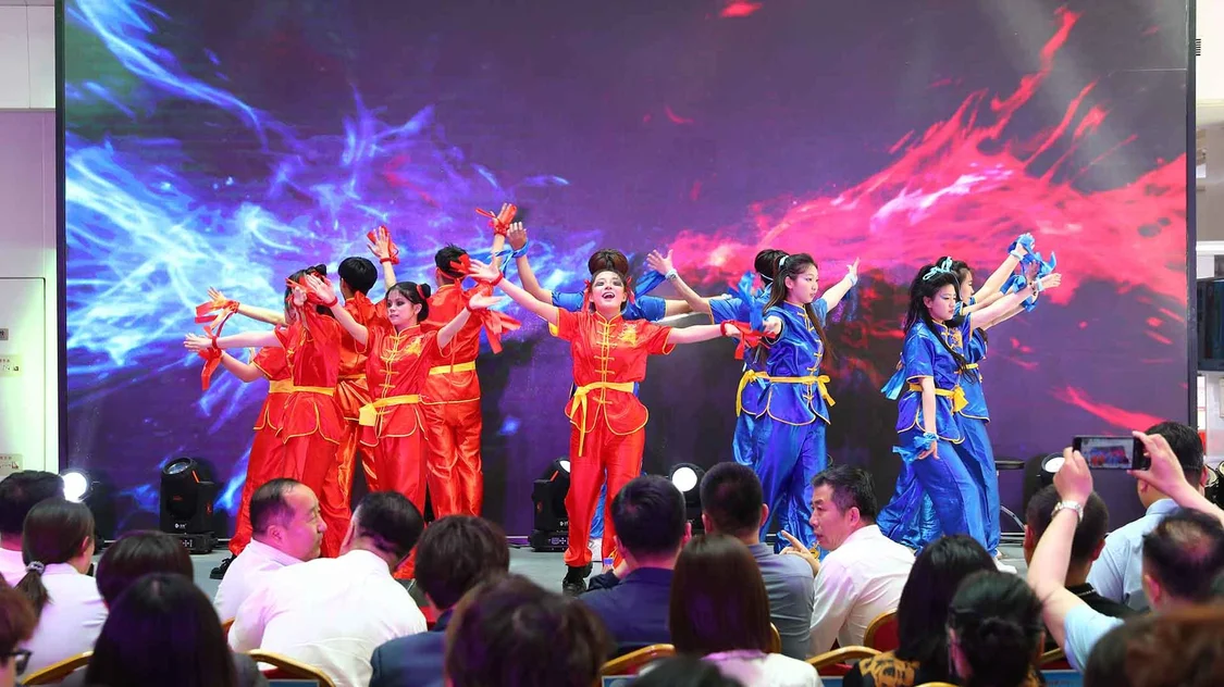 放飞青春创想力 点亮博硕文创季 ——2025年第二届博硕大学生文创艺术季盛大启幕