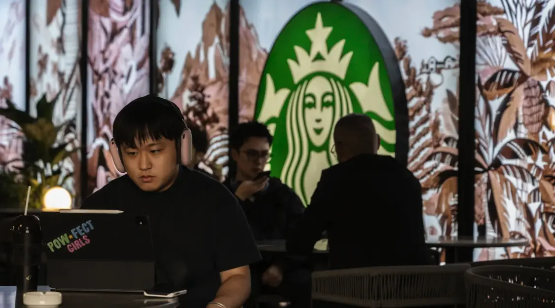 瑞幸门店数量已远超星巴克