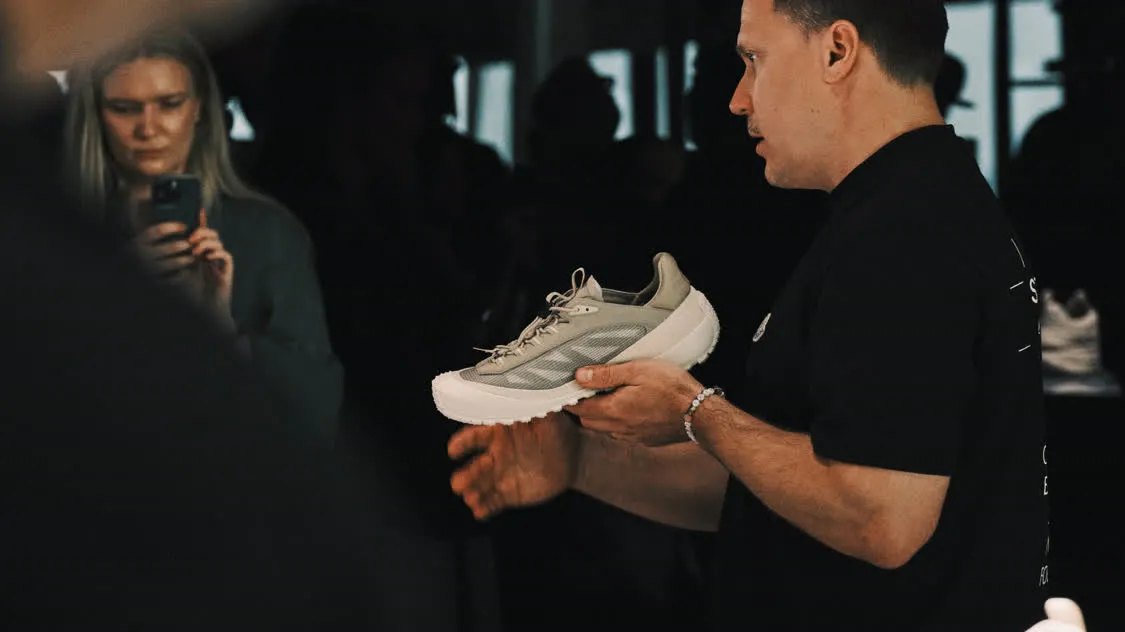 盟可睐MONCLER鞋履携STUDIO ASCENTI登临纽约  启幕「巅峰视界」