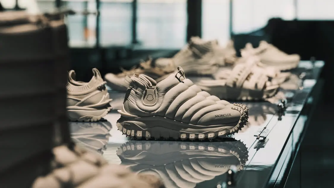 盟可睐MONCLER鞋履携STUDIO ASCENTI登临纽约  启幕「巅峰视界」