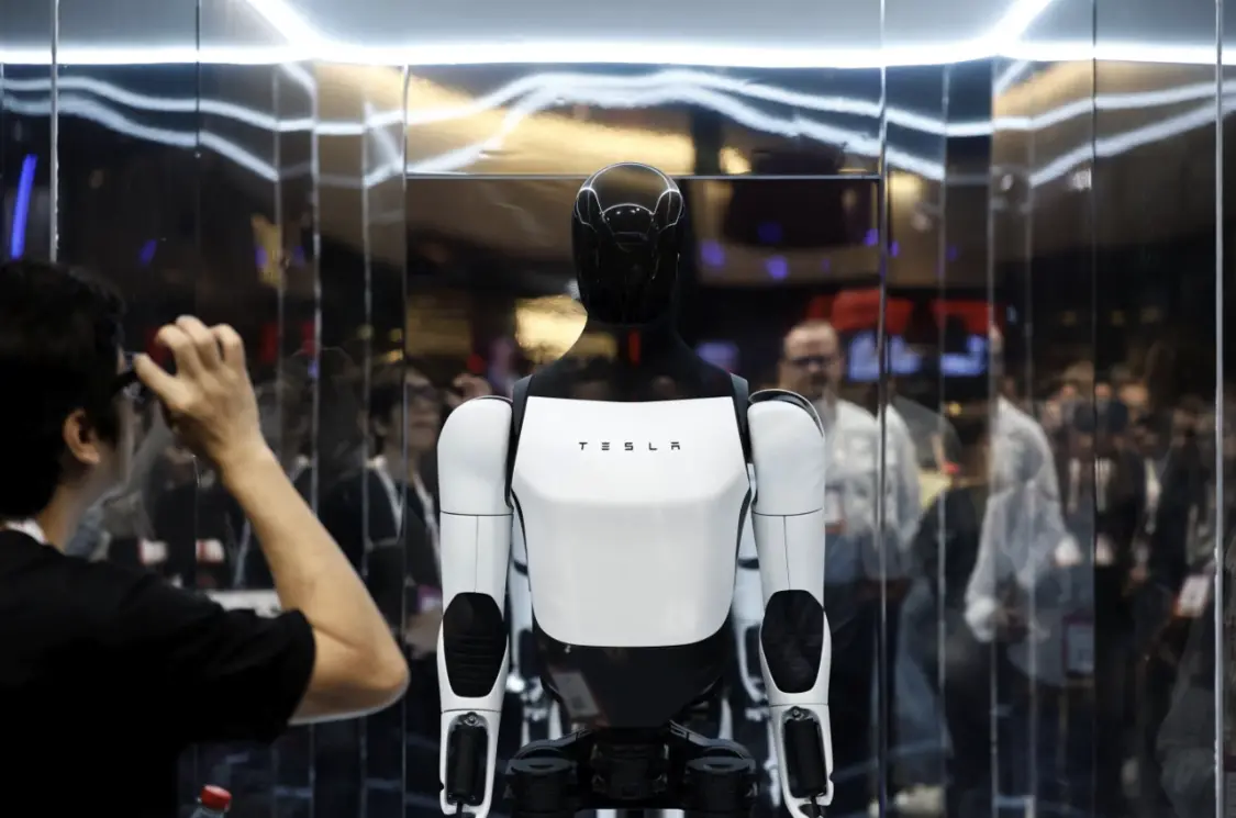 背弃特斯拉创始理念，马斯克豪赌AI、机器人能成功吗？