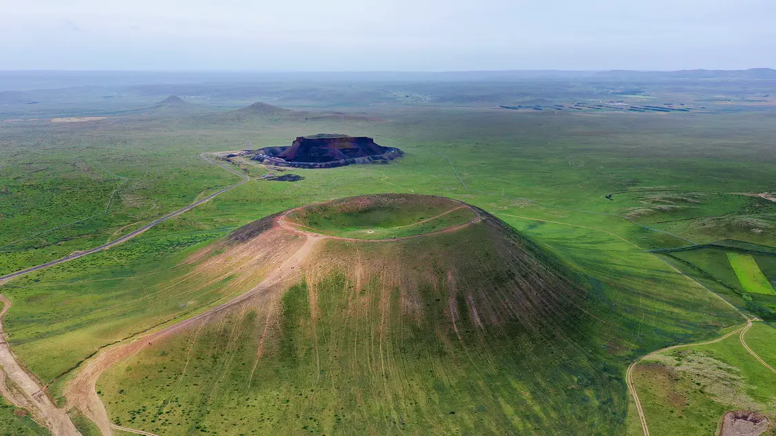 △乌兰哈达火山群。（图/视觉中国）