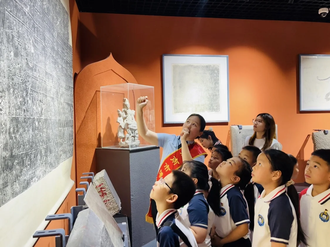 童趣研历史 文脉永相传——济南市舜玉小学二（3）中队走进济南市博物馆