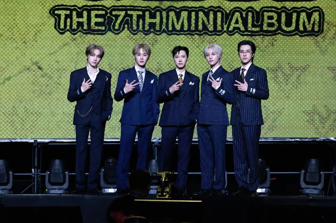 国内也回荡起“BIG BANDS”之乐！威神V迷你7辑《BIG BANDS》北京记者会圆满举行！