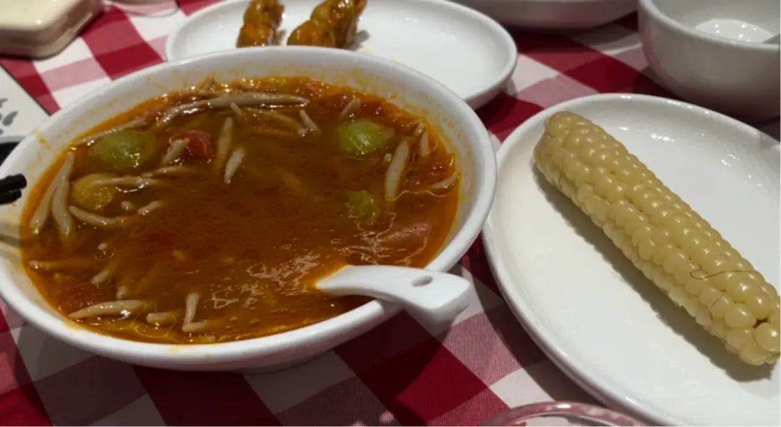 凤凰网《风暴眼》/摄