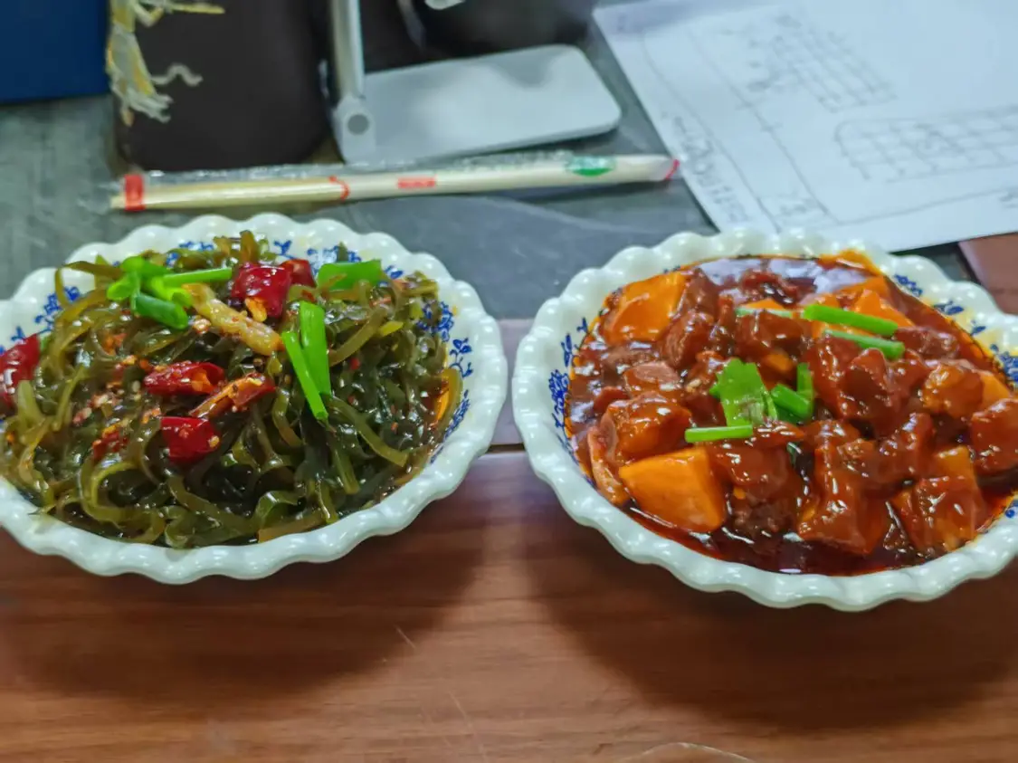 实探预制菜生产厂，你点的拼好饭为什么越来越难吃？_https://www.izongheng.net_快讯_第2张
