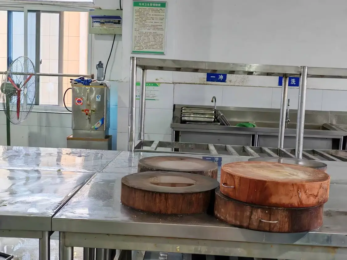 实探预制菜生产厂，你点的拼好饭为什么越来越难吃？_https://www.izongheng.net_快讯_第7张