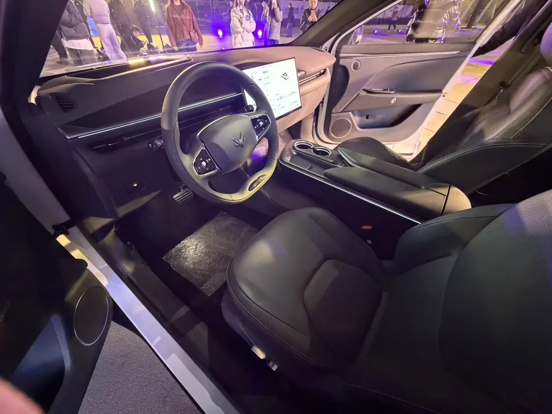 极狐全新阿尔法T5正式上市,限时优惠价10.98万元起