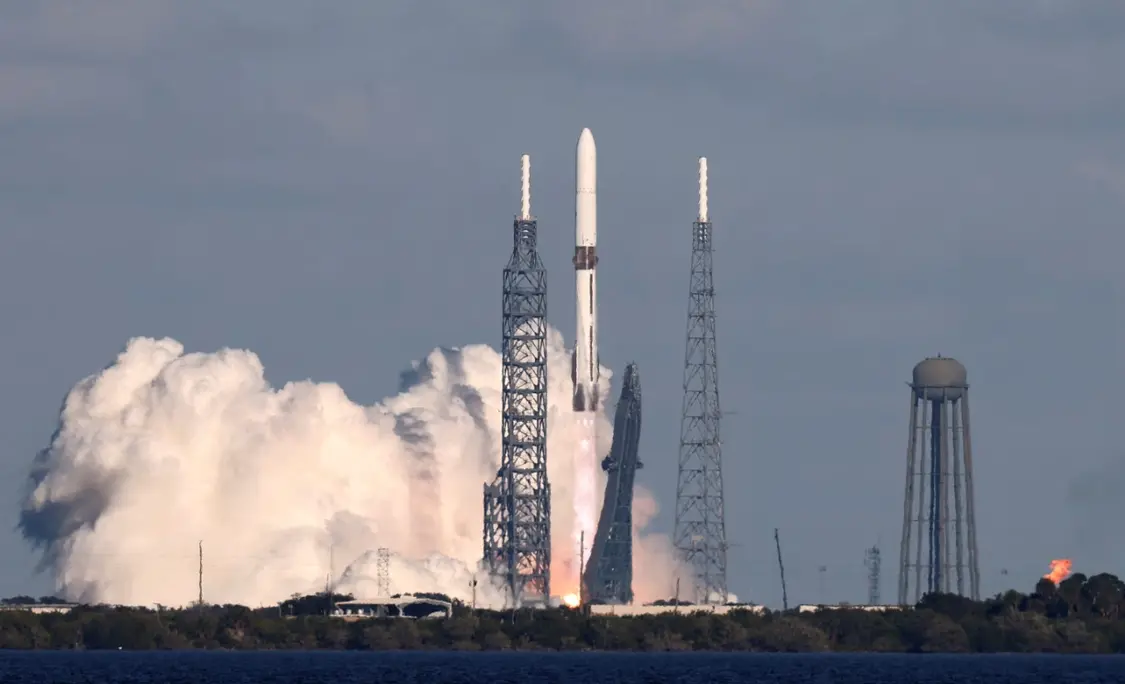 新格伦火箭升空