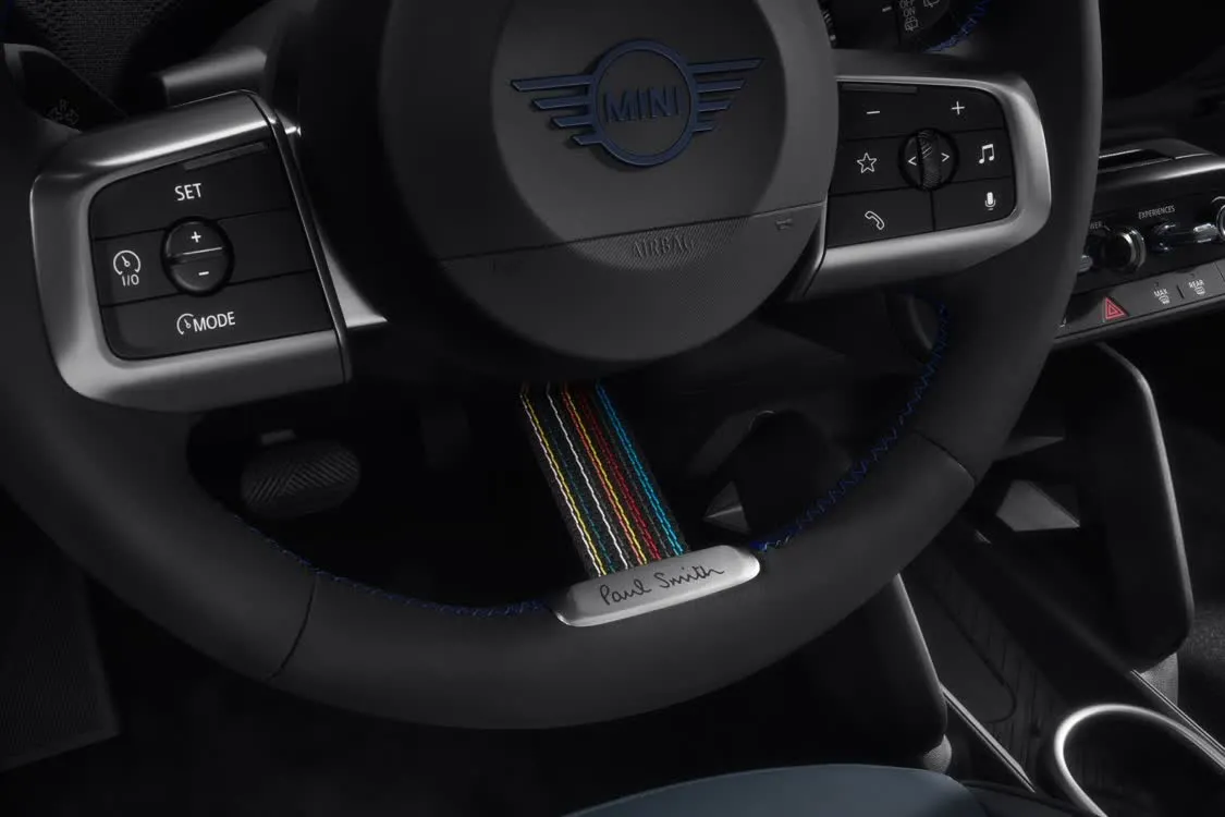 MINI与Paul Smith合作车型完成在华首秀