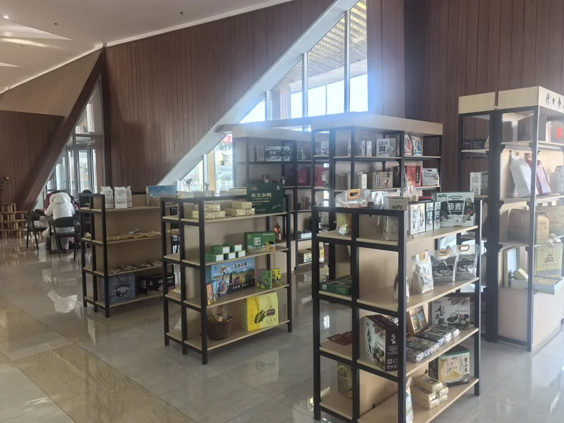 农博冰雪乐园正式开园！冰雪狂欢 + 农特好物 + 地道东北菜，全家嗨玩一整天～