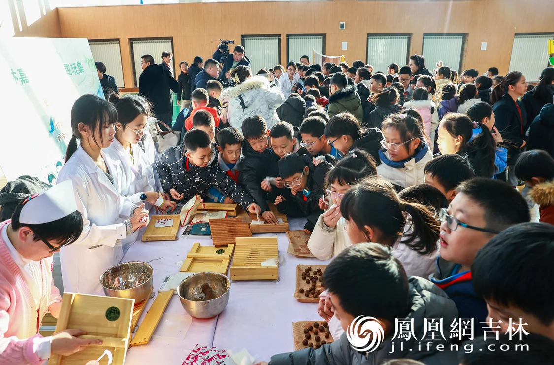 图集丨长春中医药大学附属第三临床医院“健康市集”进校园，沉浸式体验助力文化“破圈”