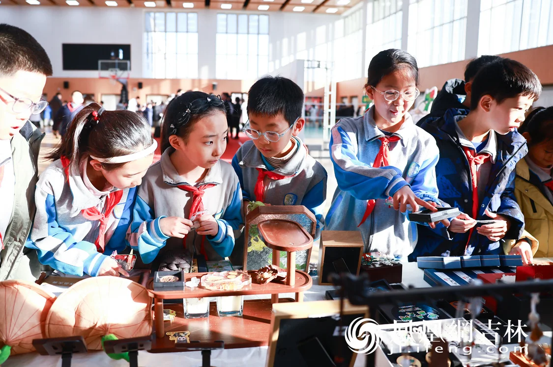 图集丨长春中医药大学附属第三临床医院“健康市集”进校园，沉浸式体验助力文化“破圈”